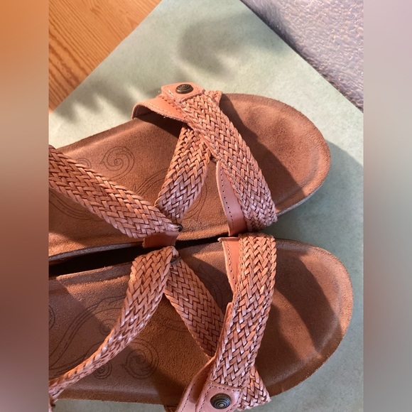 Taos~Trulie~Cantaloup~Soft Leather~Sandal~Hook & Loop Velcro Close~Size 9 - 9.5 - Picture 9 of 16